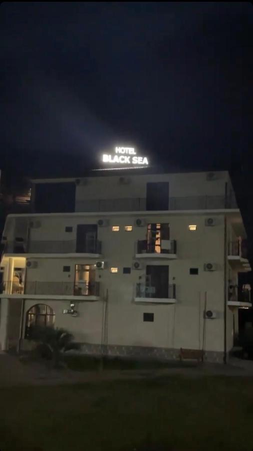 Hotel Black Sea Suchumi Zewnętrze zdjęcie