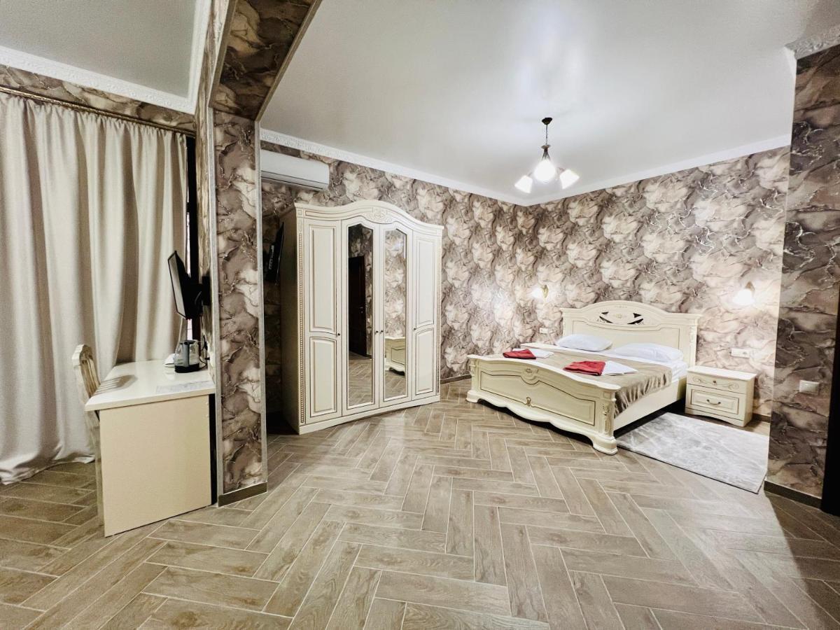 Hotel Black Sea Suchumi Zewnętrze zdjęcie