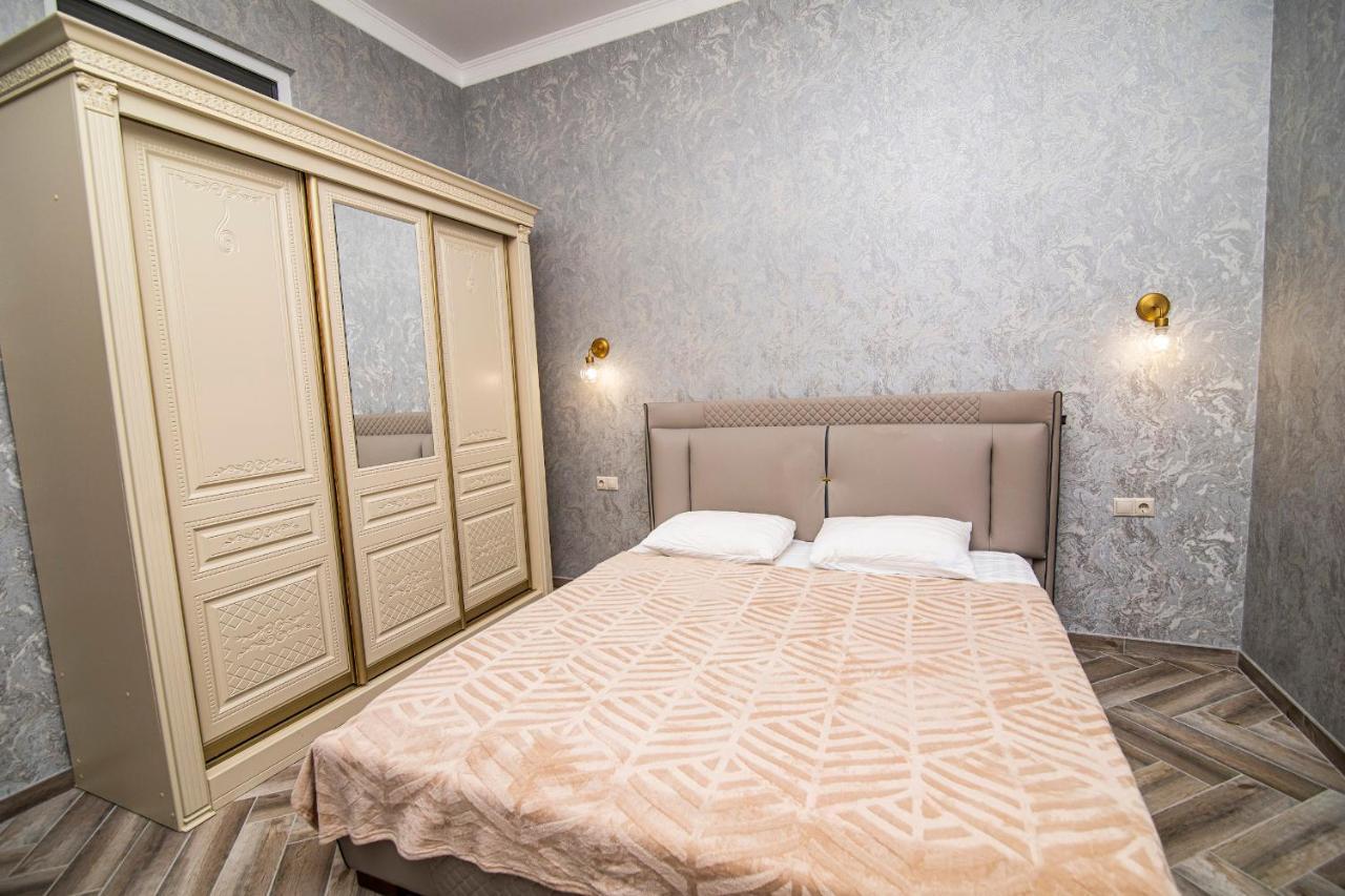 Hotel Black Sea Suchumi Zewnętrze zdjęcie